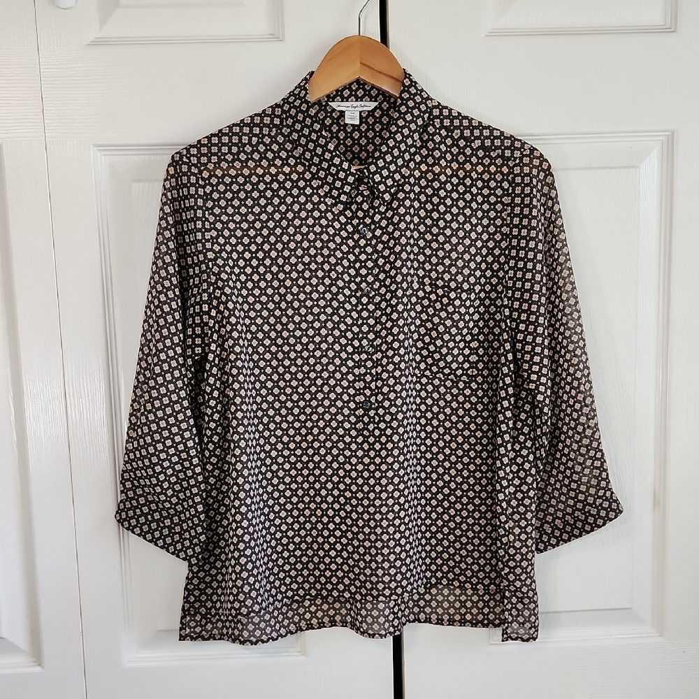 American Eagle‎ Outfitters Ditsy Floral 1/2 Button Down Shirt Size SM Semi-Sheer
